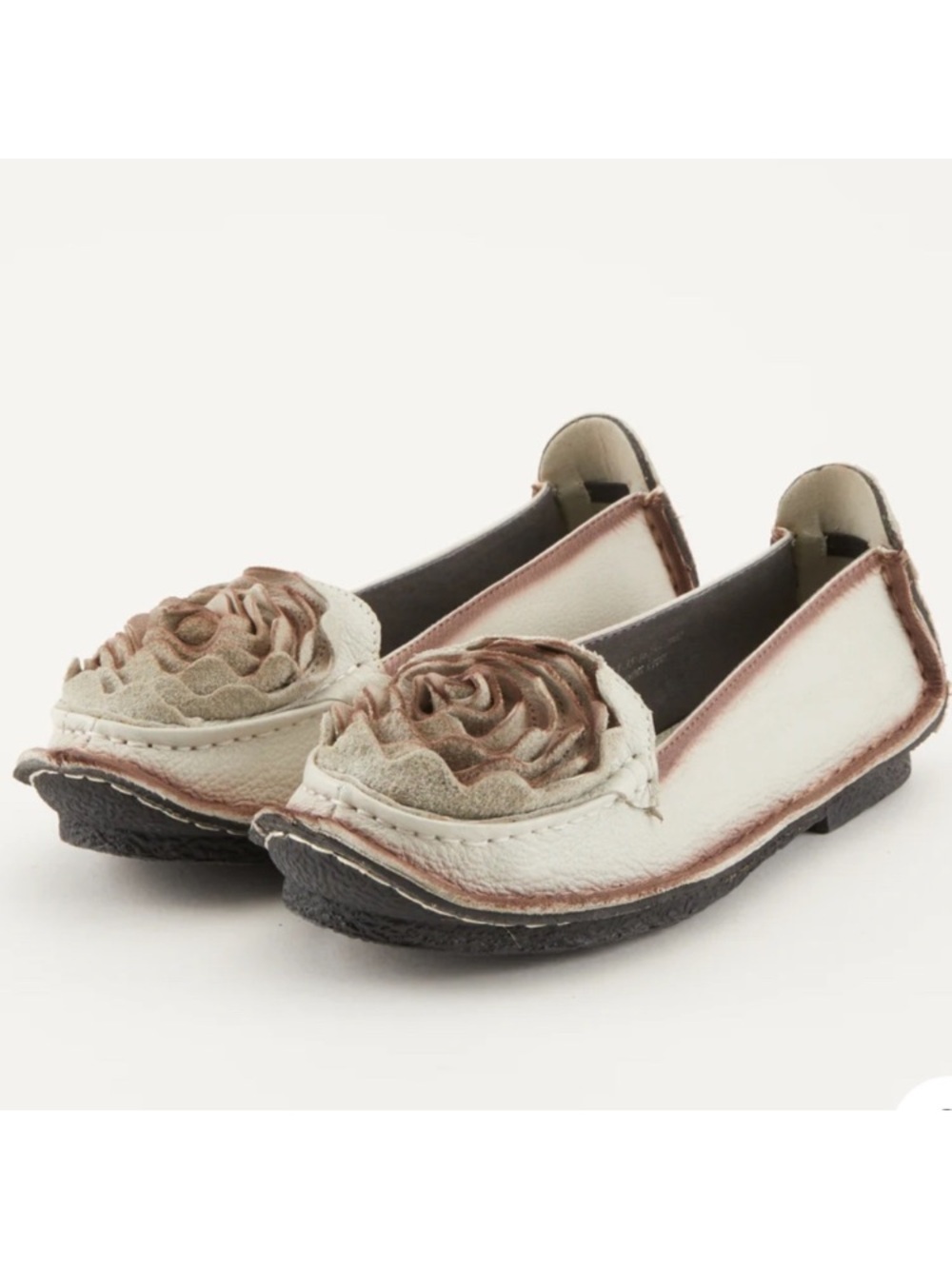 L’Artiste by Spring Step | Dezi Hand Painted Leather Boho Eclectic Flower Flats
